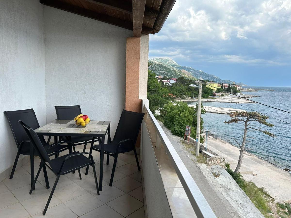 Apartmani Karlobag Εξωτερικό φωτογραφία