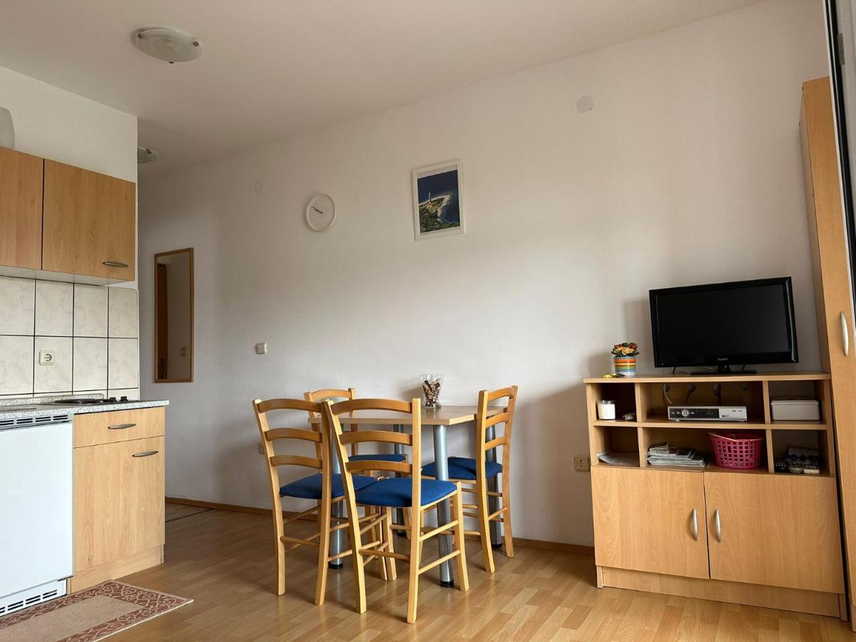 Apartmani Karlobag Εξωτερικό φωτογραφία