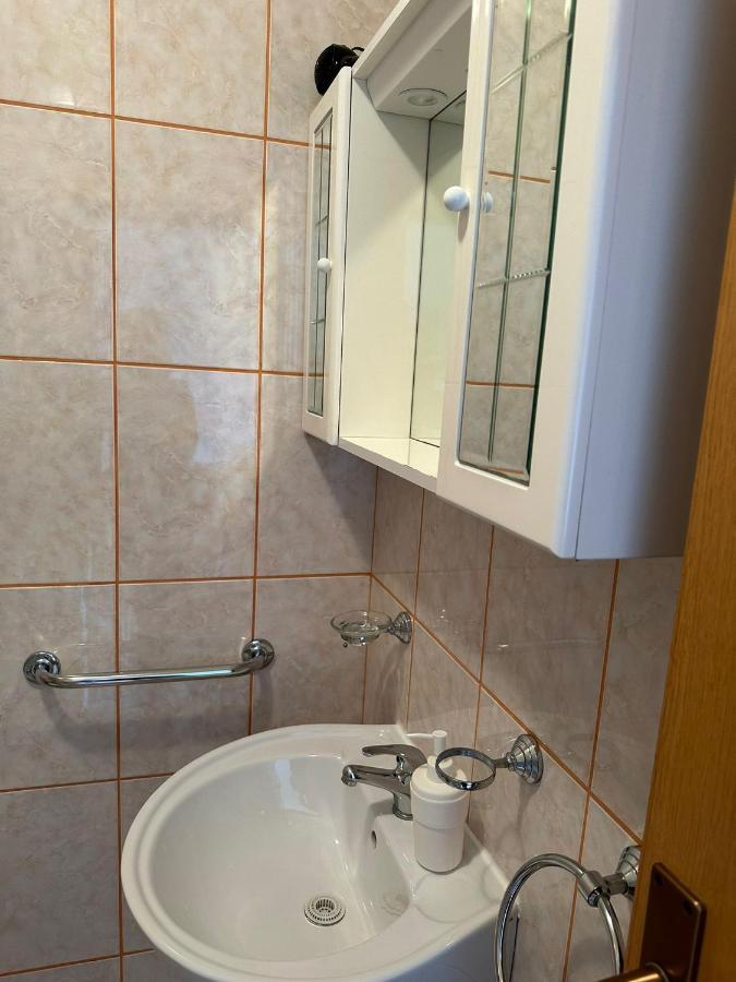 Apartmani Karlobag Εξωτερικό φωτογραφία